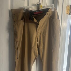 Wrangler Men's Brown Cargo Pants